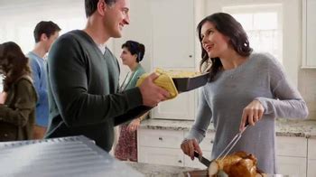 Cuisinart Chef's Convection Oven TV Spot, 'Family Gathering' featuring Meetu Chilana