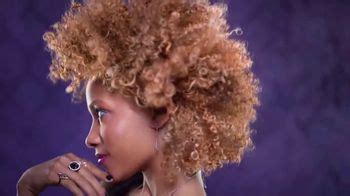 Dark and Lovely Fade Resist TV Spot, 'Head Turning' featuring Grace 