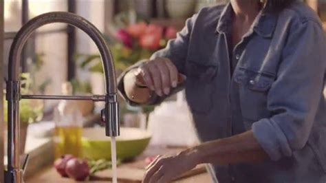 Delta Faucet TV Spot, 'DIY Network: Hard Working Kitchen'
