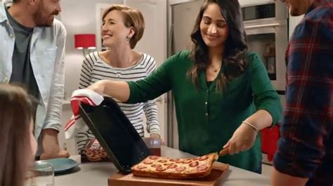 DiGiorno Crispy Pan Pizza TV Spot, 'PAN PAN PAN PAN' featuring Merren McMahon