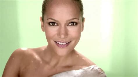 Dial Vitamin Boost TV Spot, 'Lotion Infused'