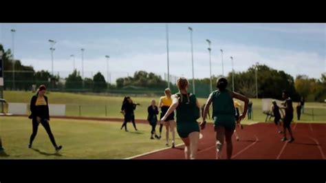 Dick's Sporting Goods TV Spot, 'Holiday Gift of Determination' featuring Lauren Hobart