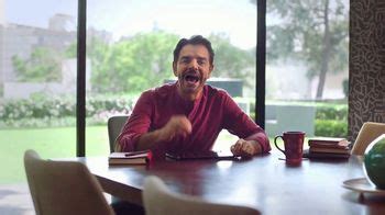 DishLATINO TV Spot, 'Precio fijo garantizado: $49.99 dólares' con Eugenio Derbez featuring Eugenio Derbez