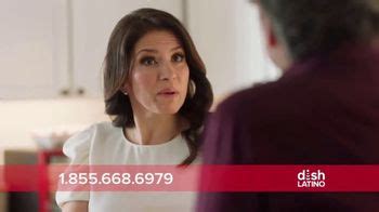 DishLATINO TV commercial - Tres años: tarjeta prepagada de $300 dólares con Eugenio Derbez, Alessandra Rosaldo
