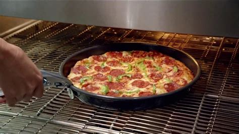 Domino's Pan Pizza TV Spot, 'Slowing Down'