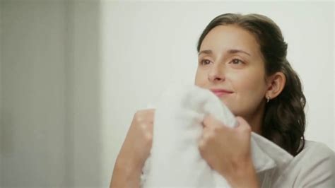 Downy Rinse & Refresh TV commercial - Quita el mal olor