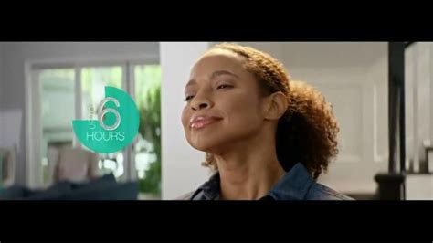 Downy Unstopables Air Refresher TV Spot, 'Foyer' featuring Christopher Flockton