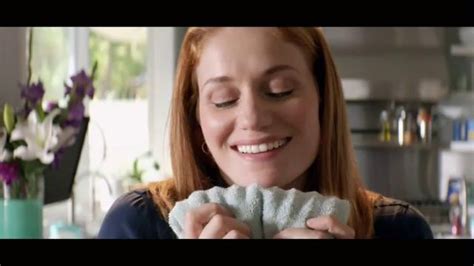 Downy Unstopables TV Spot, 'Luxurious 12-Week Scent' featuring Erica Piccininni