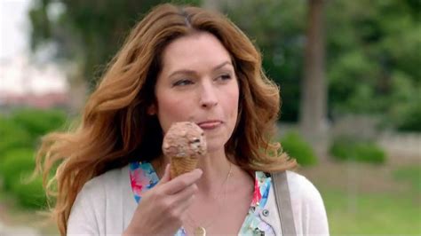 Dreyers Slow-Churned Light Ice Cream TV Spot, 'Shopping'