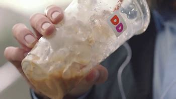 Dunkin Donuts TV commercial - Siente el hielo