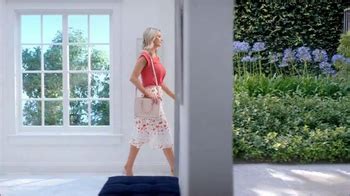 Electrolux SmartBoost TV Spot, 'Secret Behind Great Style' Featuring Emily Jackson