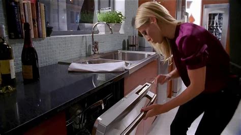 Electrolux TV Spot, 'Dinner Party' Featuring Kelly Ripa