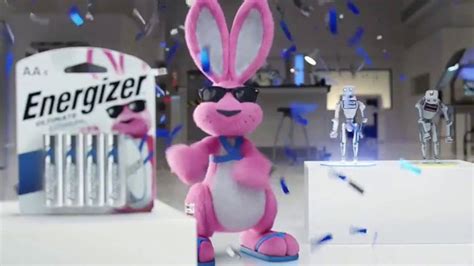 Energizer Ultimate Lithium TV Spot, 'Dancing Bots' featuring Sean Skyler