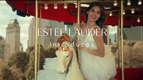 Estee Lauder Beautiful Belle TV Spot, 'Holidays: Free Gift Wrapping' Featuring Grace Elizabeth