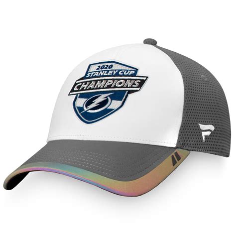 Fanatics.com Tampa Bay Lightning 2020 Stanley Cup Champions Locker Room Adjustable Hat logo