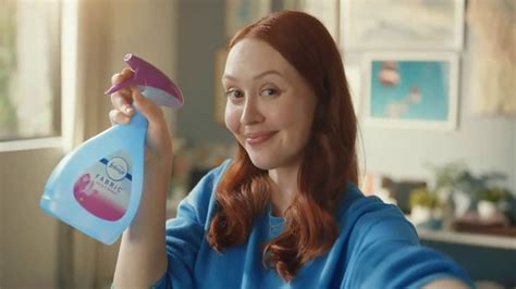Febreze Fabric Refresher TV Spot, 'Spray milagroso'