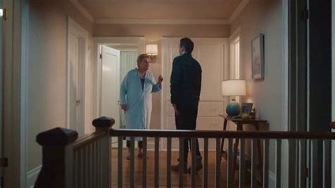 GEICO TV Spot, 'Aunt Infestation' featuring Damian Cecere