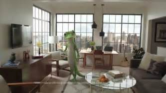GEICO TV Spot, 'Small New York Apartment' featuring Tom Bromhead