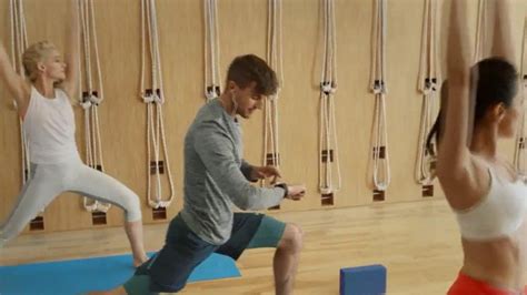 Garmin vívoactive 3 Music TV Spot, 'Yoga' featuring Bridget Scheiner
