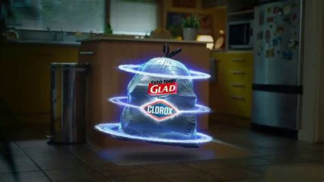 Glad ForceFlexPlus con Clorox TV commercial - Elmina olores bacteriales y de comida