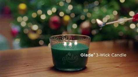 Glade 3-Wick Candle TV commercial - Holidays: Party
