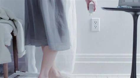 Glade Clean Linen TV Spot, 'Feel Fresh and New'
