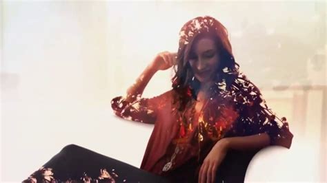 Glade TV Spot, 'Feel Warm Inside: Big, Beautiful Candle' featuring Albina Kireeva