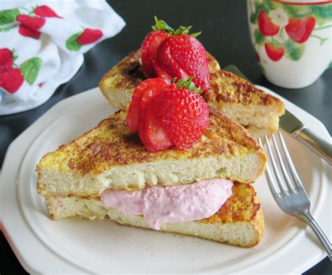 Golden Corral Strawberries 'N Cream Cheese French Toast logo