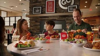 Golden Corral TV commercial - Family Dinner