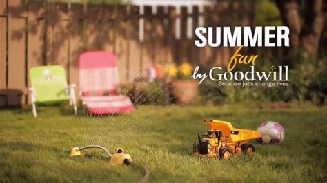 Goodwill TV Spot, 'Summer Savings'