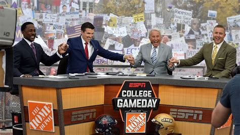 Hampton by Hilton TV Spot, 'ESPN: College Football Game Day' Featuring Rece Davis featuring Aubie the Tiger