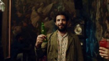 Heineken 0.0 TV Spot, 'Cheers With No Alcohol' cancion de Stevie Wonder