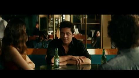 Heineken TV Spot, 'World Famous' con Benicio del Toro