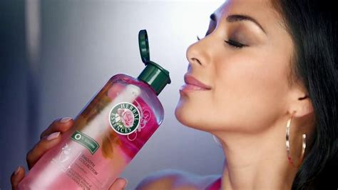 Herbal Essences Smooth & Shine TV Commercial Feat. Nicole Scherzinger