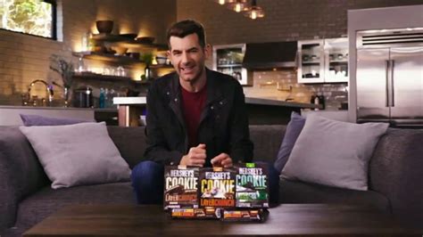 Hershey's Cookie Layer Crunch TV Spot, 'FX Eats: Layered Twist' featuring Adam Gertler