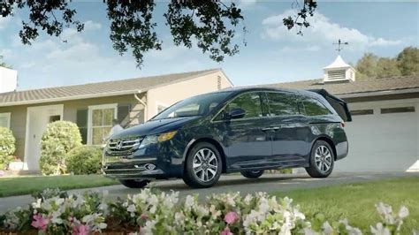 Honda Odyssey TV Spot, 'Talking Dirt: Manual' created for Honda