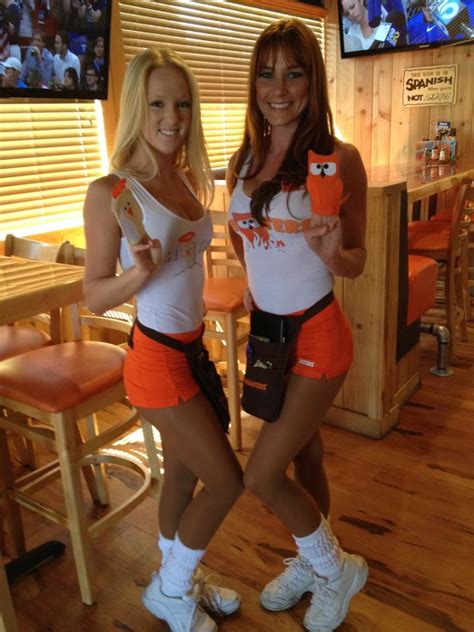Hooters TV Commercial For Angel And Devil Owl featuring Vanessa Marshall