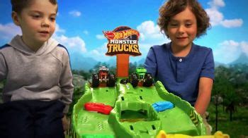 Hot Wheels Monster Trucks Wrecking Raceway TV Spot, 'Champions Cup'