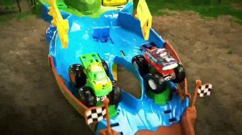 Hot Wheels Monster Trucks Wrecking Raceway TV Spot, 'Disney Junior: Go Big'