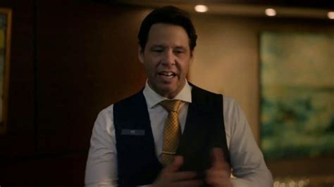 Hotels.com TV Spot, 'Free Throw' Featuring Ike Barinholtz, Sam Richardson featuring Ike Barinholtz