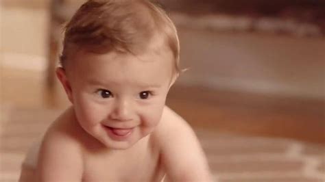 Huggies Snug & Dry TV Spot, 'Hug Your Baby' created for Walmart