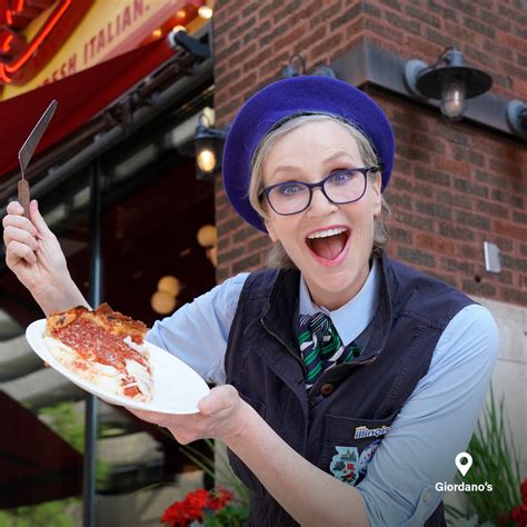 Illinois Office of Tourism TV Spot, 'Welcome to the Middle of Everything' Featuring Jane Lynch