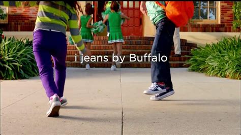 JCPenney TV commercial - Telemundo: 2017 de vuelta a la escuela