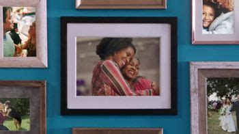 Jackson Hewitt No Fee Refund Advance TV Spot, 'Family Reunion Wall of More: $3500 + $1000'