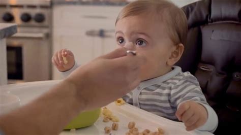 Johnson's Baby TV Spot, 'Morning Routine' featuring Laurie Naughton
