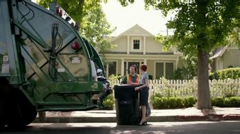 KeyBank Hassle-Free Account TV Spot, 'Garbage Truck'
