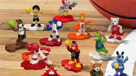 Kinder Joy TV Spot, 'NBA Mascot Toys'
