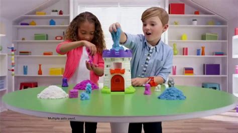 Kinetic Sand Magic Molding Tower TV Spot, 'Give It a Squish'