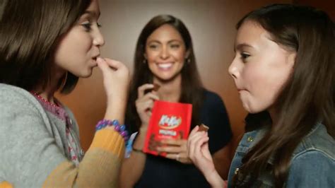 KitKat TV Spot, 'Carnival Photo Booth' featuring Rebecca Blumhagen