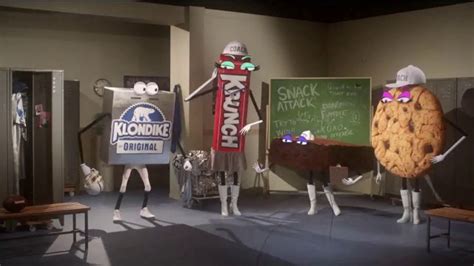 Klondike TV Spot, 'Half-Time Snack Time'
